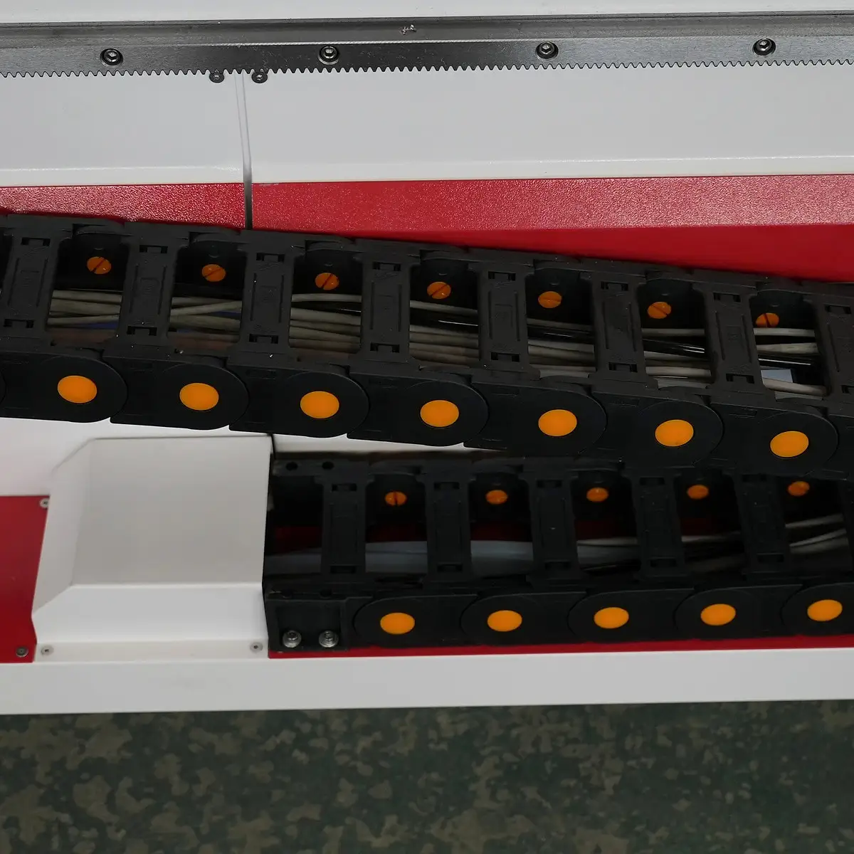 Cadena de arrastre para cables
