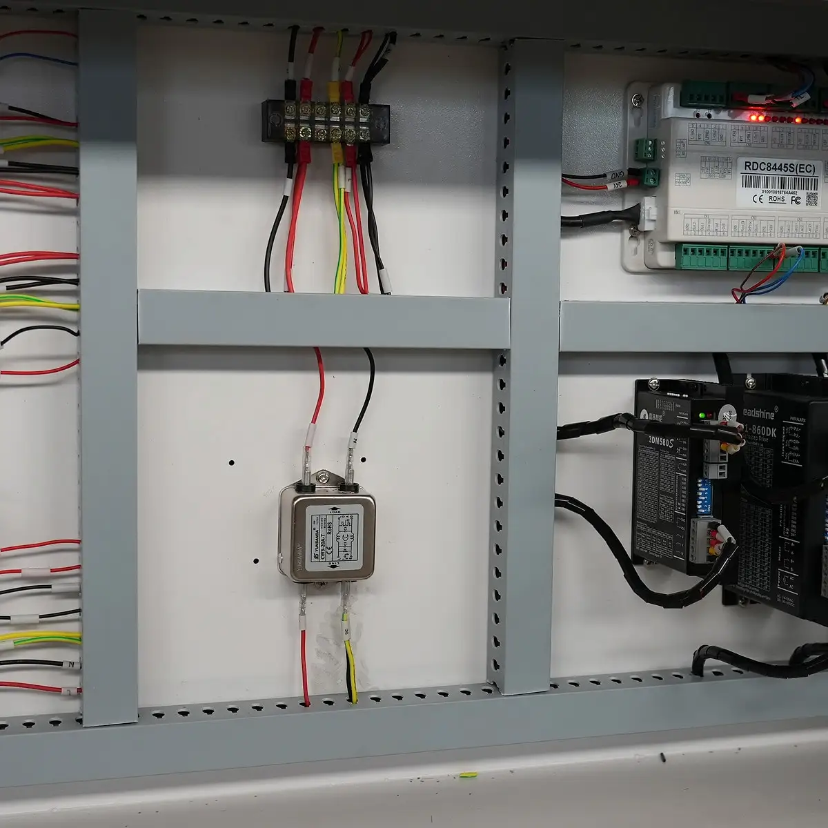 Gabinete de control eléctrico