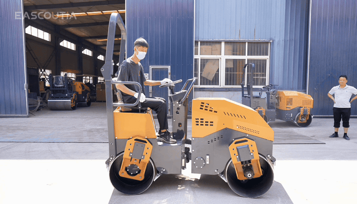 Responsive steering supports visible heading changes and precise repositioning.