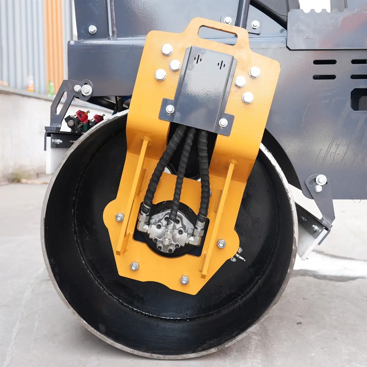 3.0T Road Roller – Details – 12 – Steering Wheel