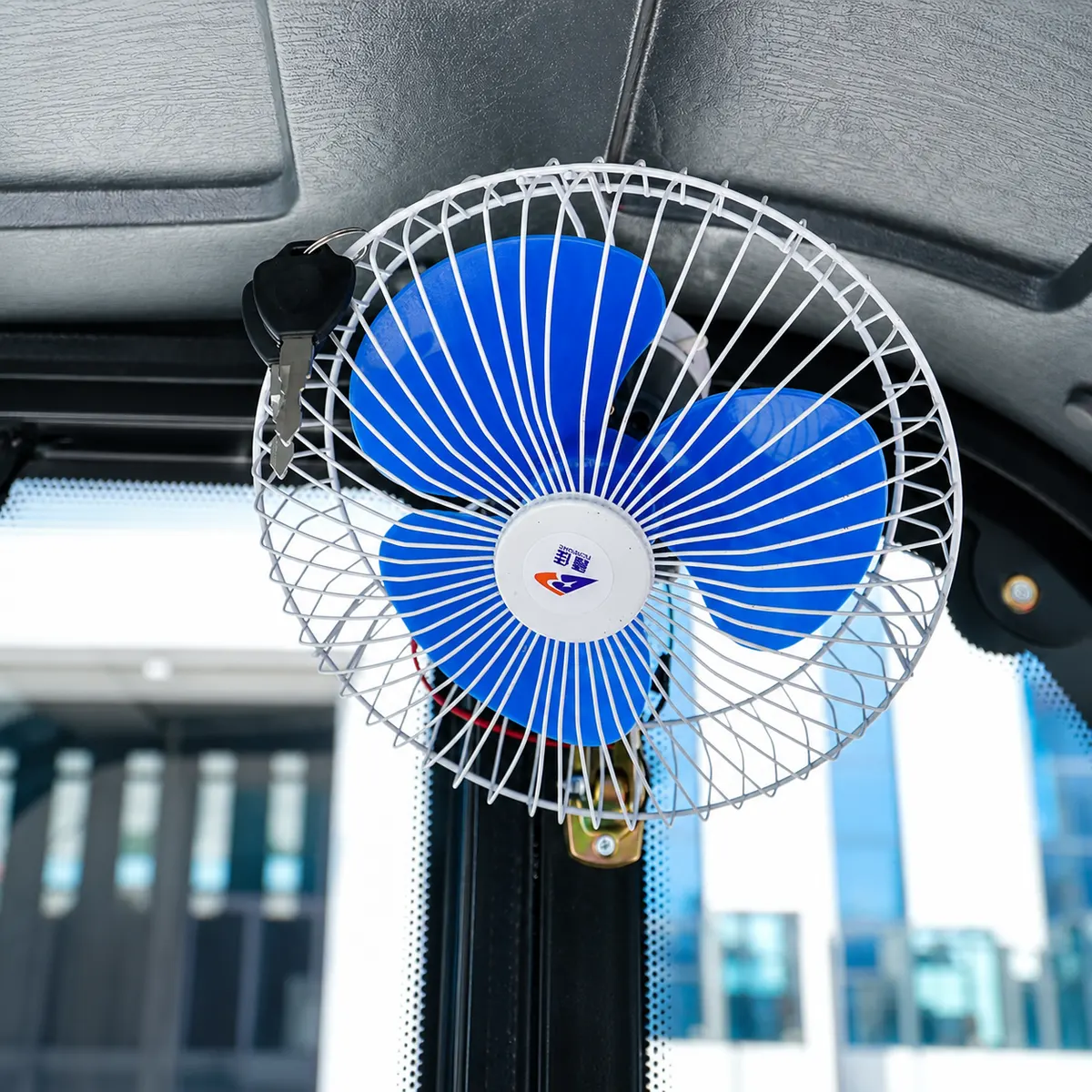 Detalles de la carretilla elevadora todoterreno articulada de 3,5 toneladas-Ventilador de cabina