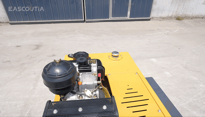 Engine layout provides direct visual access for routine inspection after shutdown.