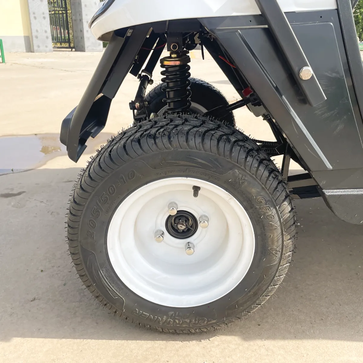 A2-white-front-wheel