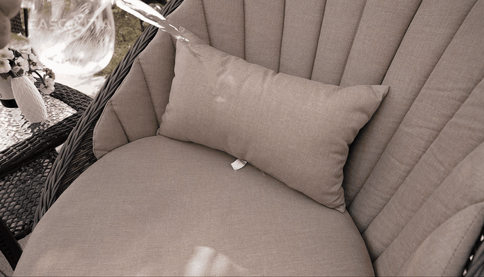 Water-Resistant Woven Surface: Woven shells handle moisture and simplify outdoor care.