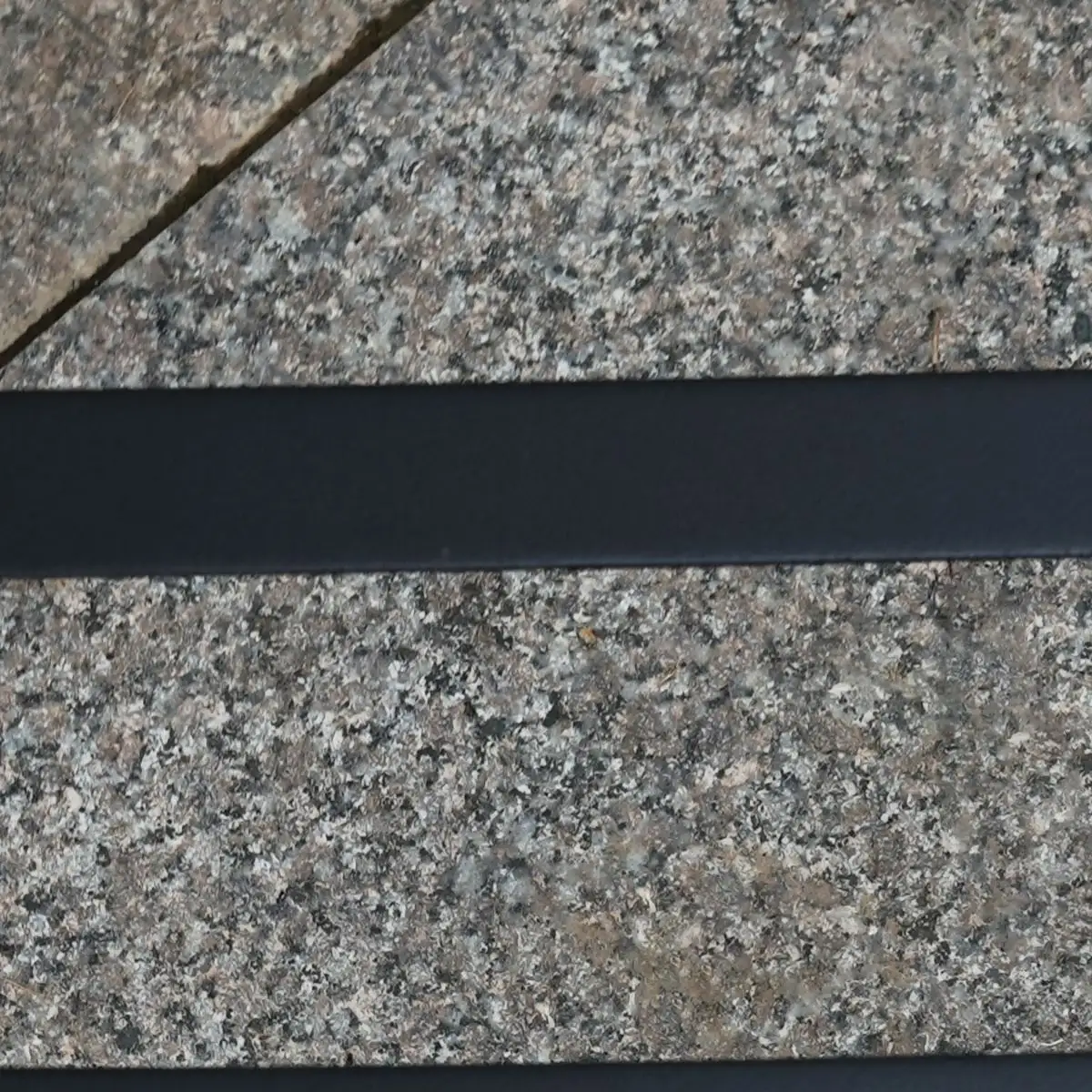 Black-Frame