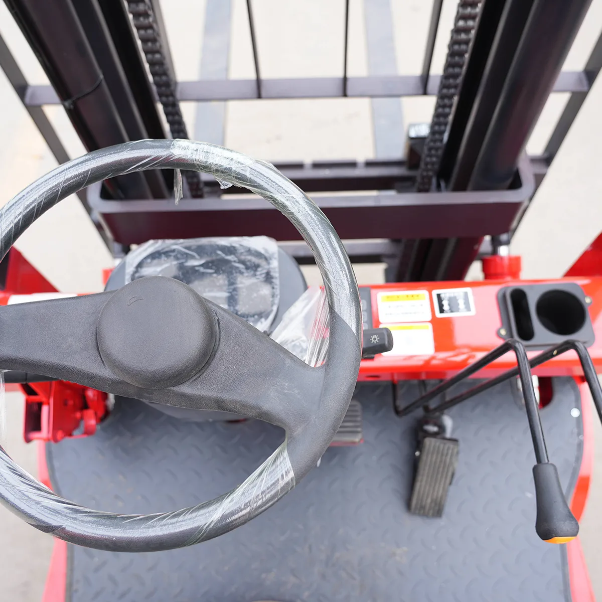 CPD-20(2) – Detail Drawing – Steering Wheel and Hydraulic Control Levers