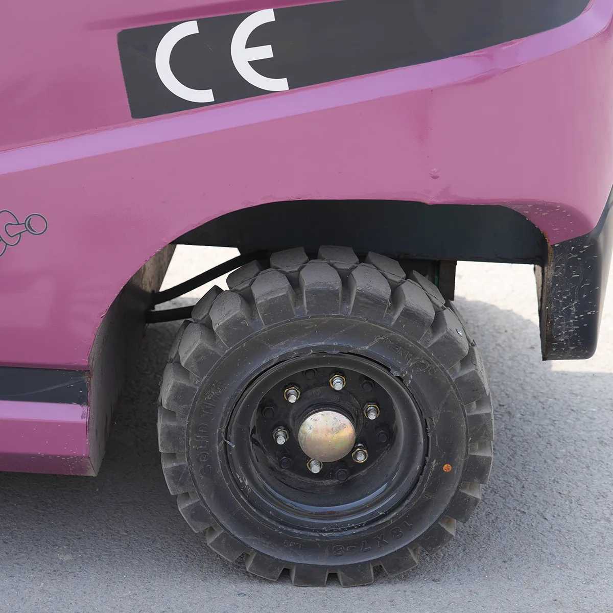 CPD-30 – Purple – Detail View – Rear Wheel