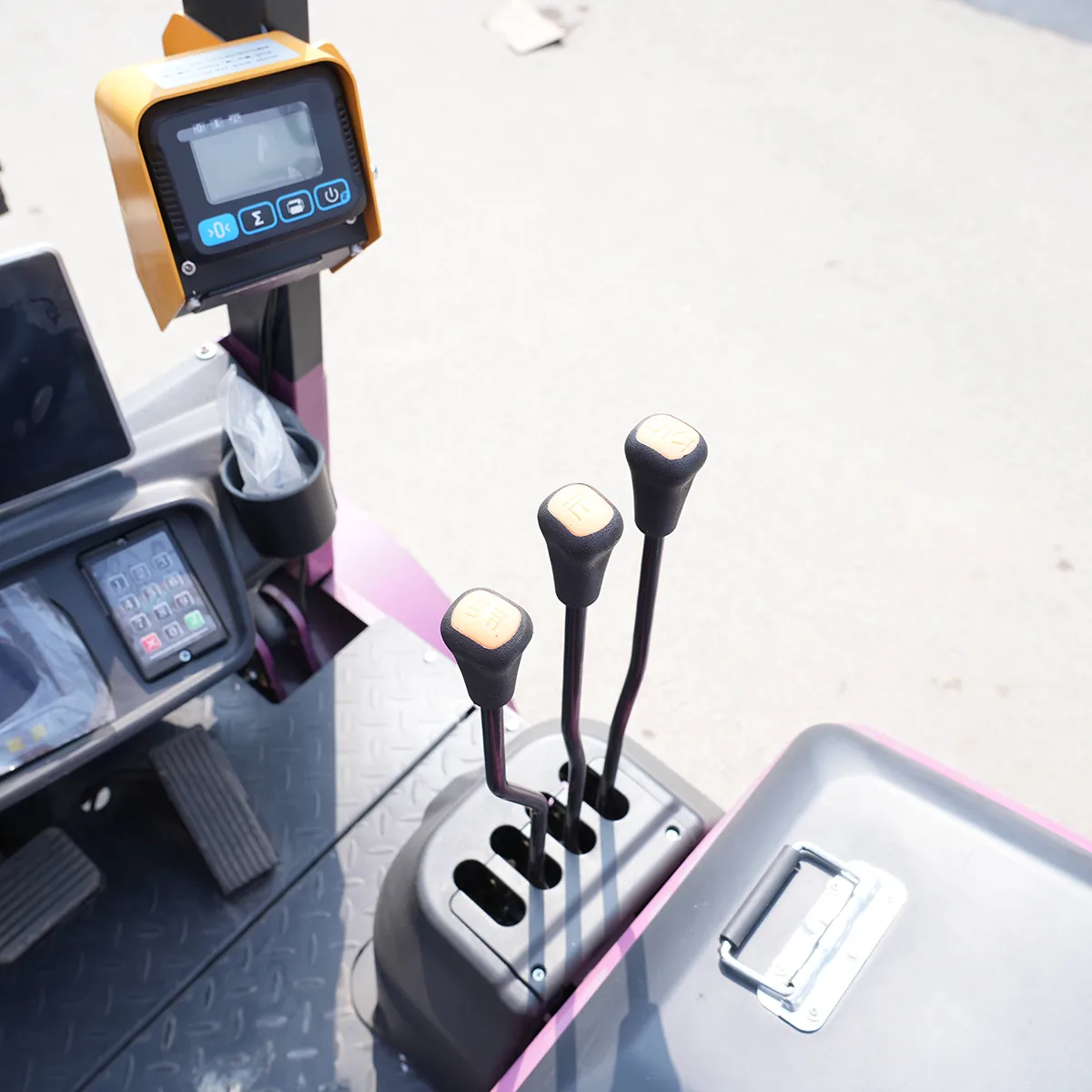 CPD-30—Purple—Detail View—Hydraulic Joystick