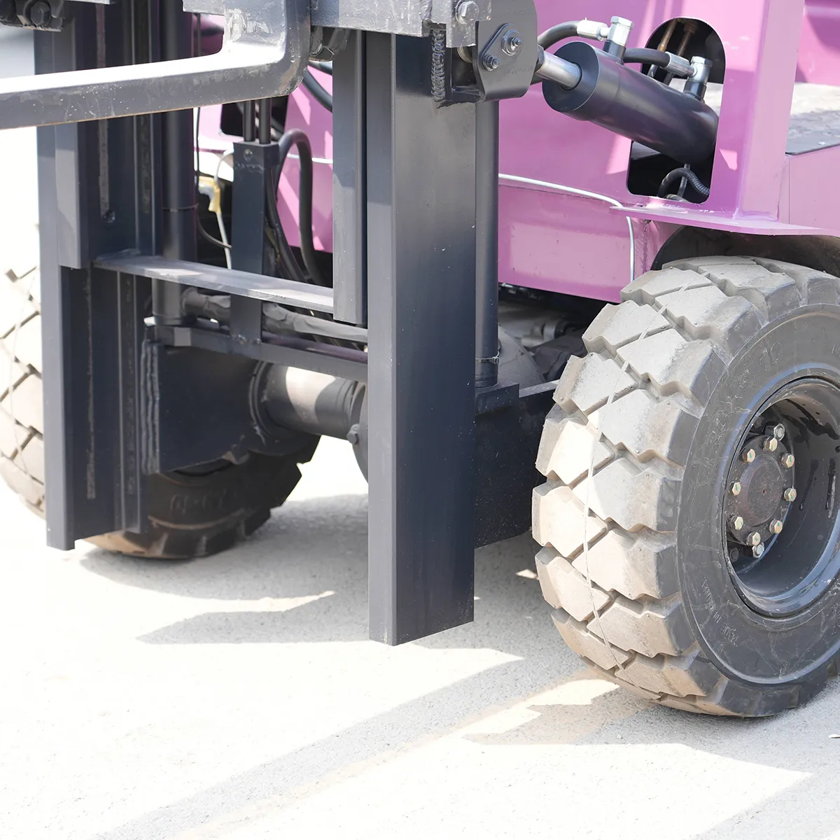 CPD-30—Purple—Detail View—Fork and Front Wheel 2