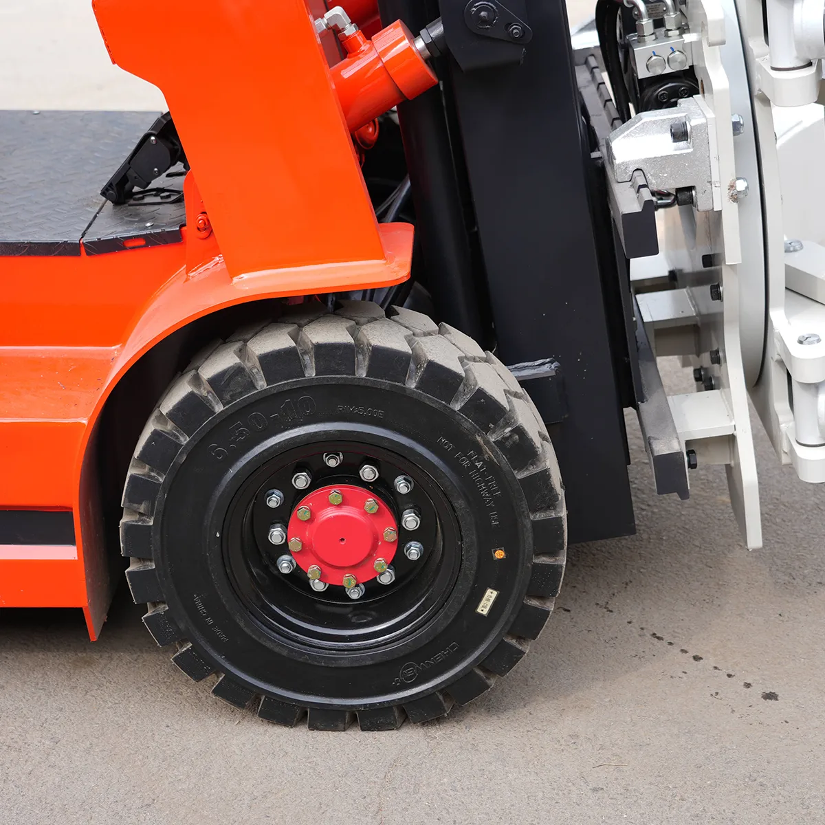 CPD-30 Clamp – Detail View – Front Wheel