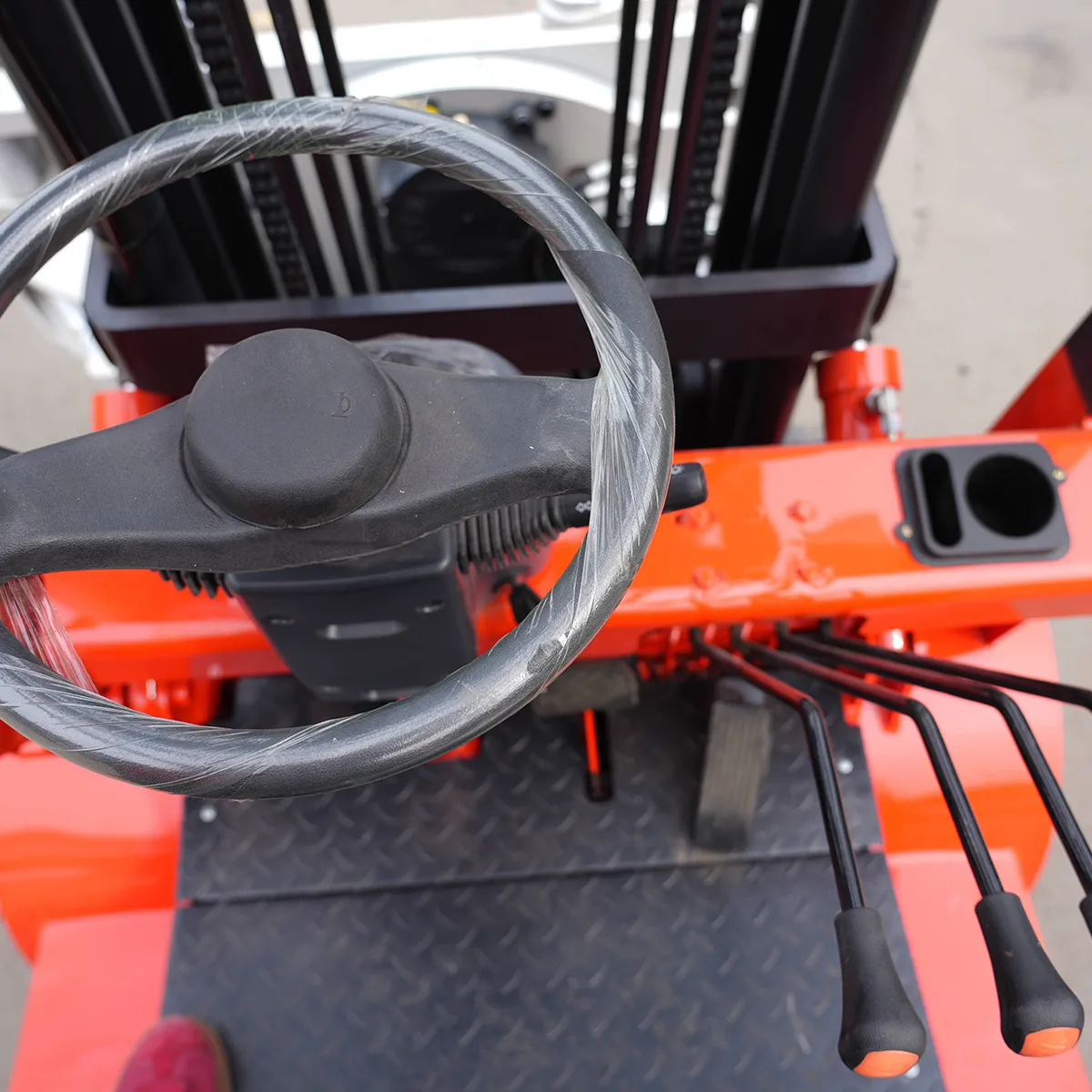 CPD-30 Clamp – Detail View – Steering Wheel and Joystick 2