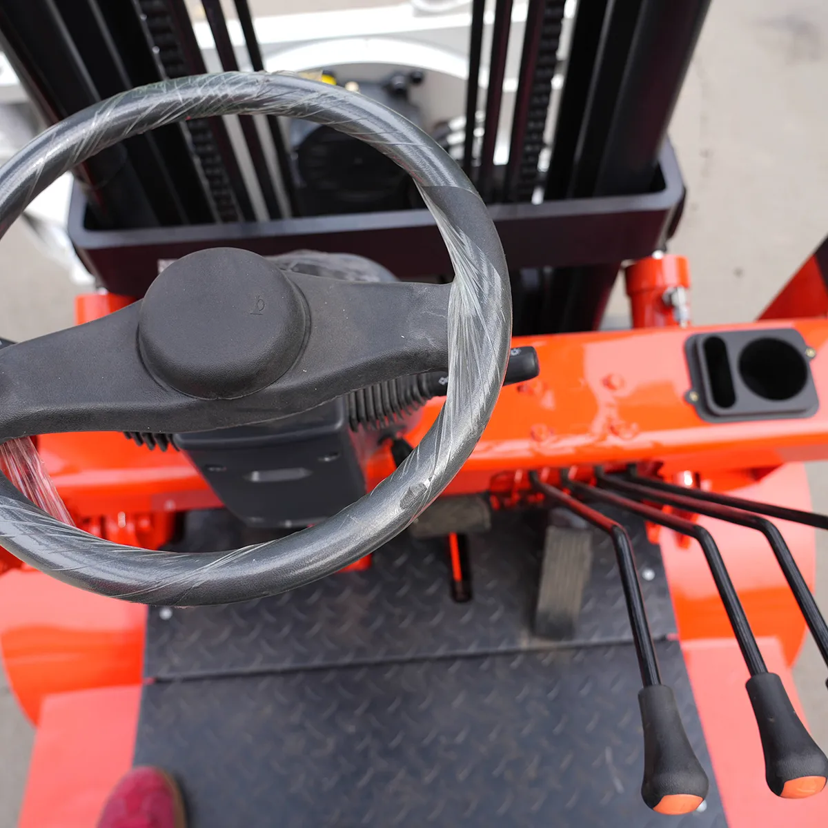 CPD-30 Clamp – Detail View – Steering Wheel and Joystick