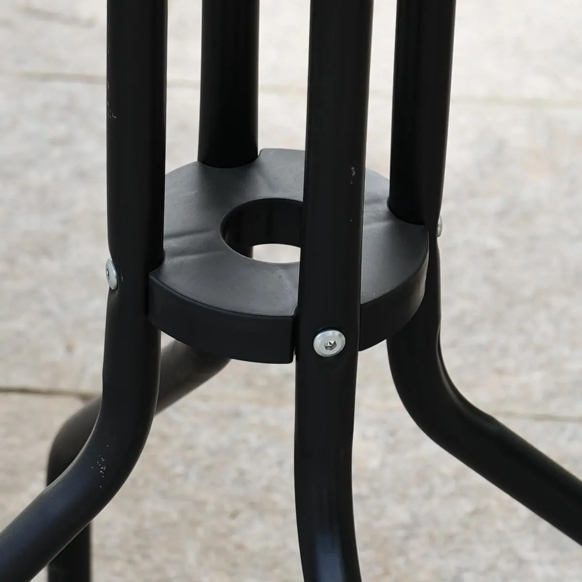 Curved-Armrest-Joint
