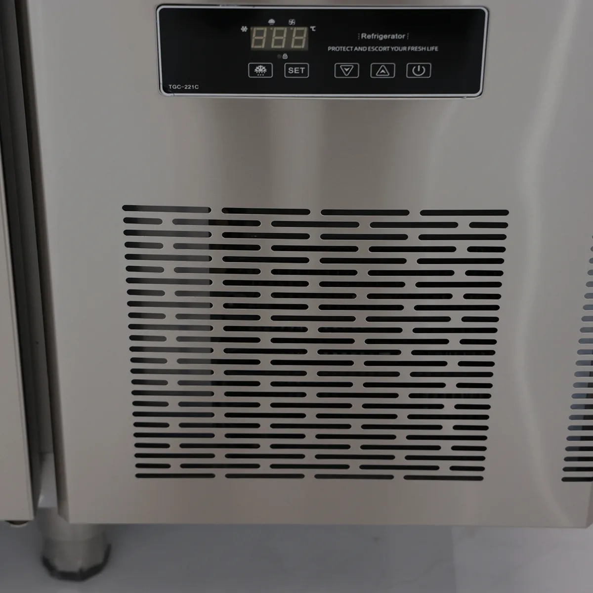 Panel de control de temperatura digital y rejilla de ventilación