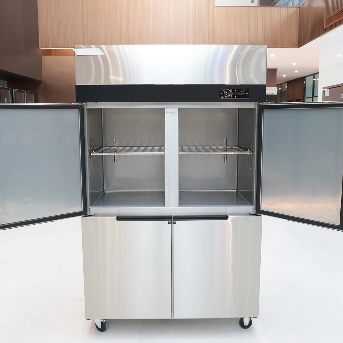 Doppeltür-Kühlschrank-Innenraum