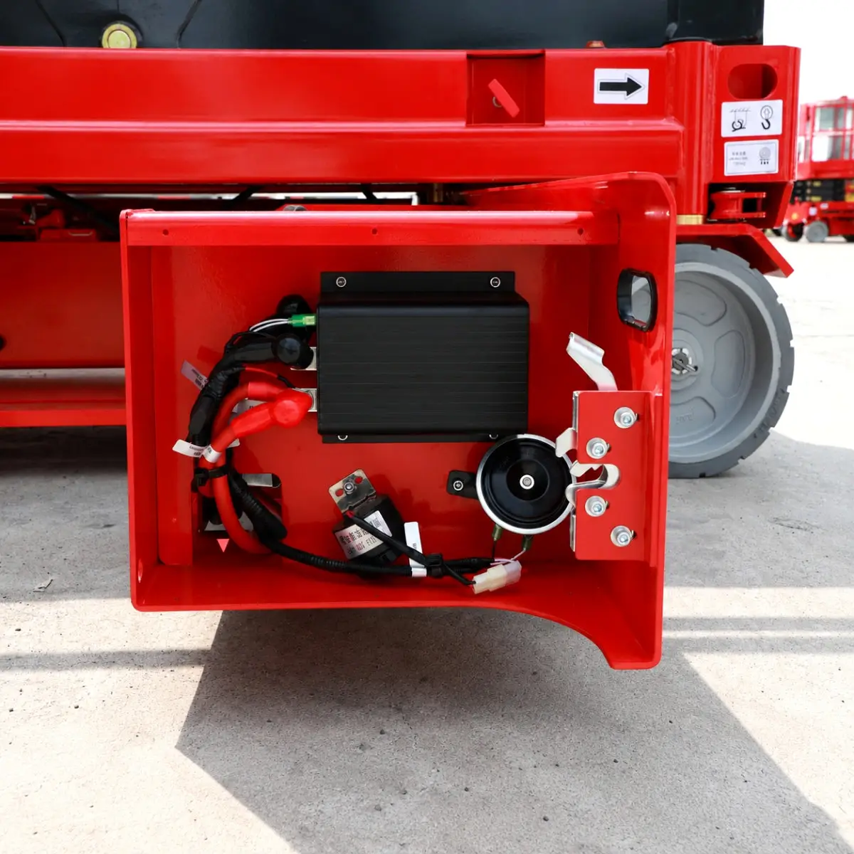 Drive Controller and Horn Compartment