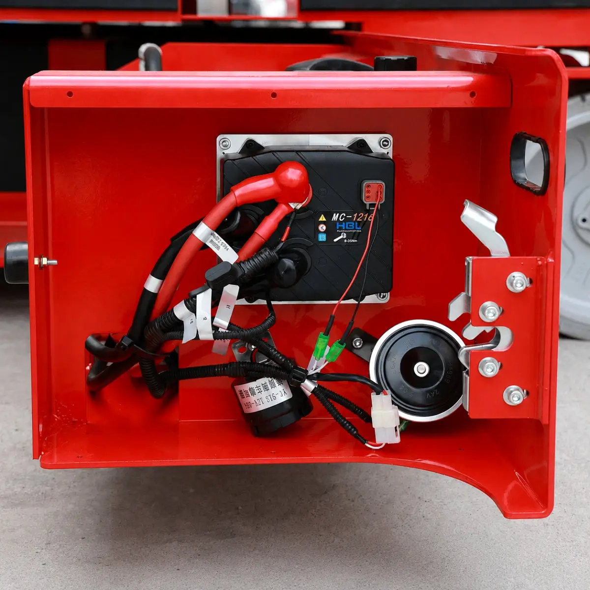 Drive Controller and Horn Compartment