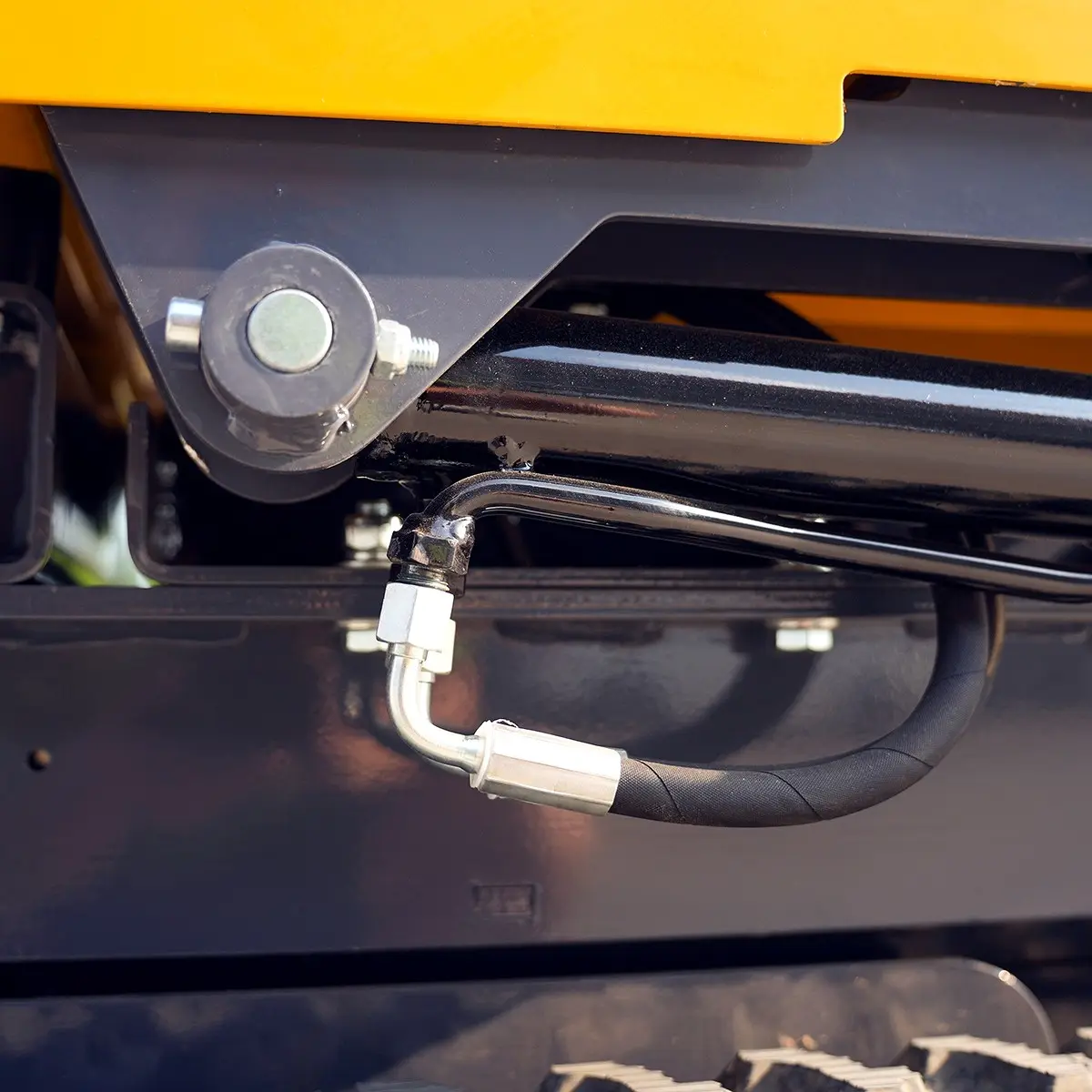Dump-Cylinder-Hinge