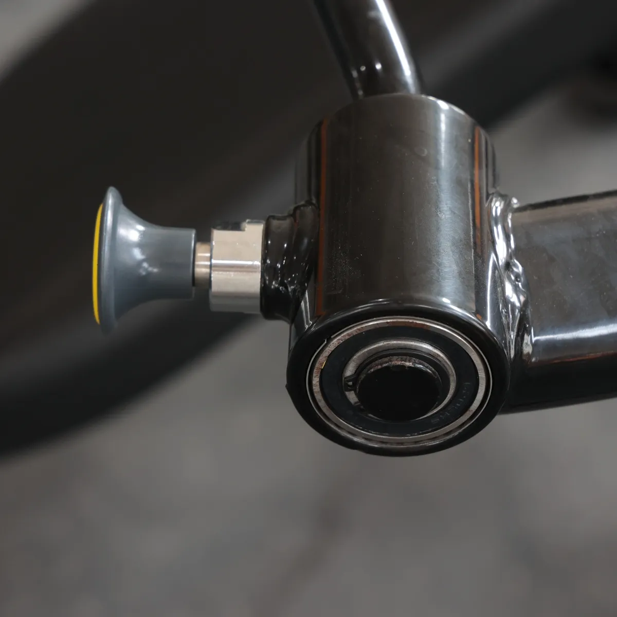 Handle Pivot Connection
