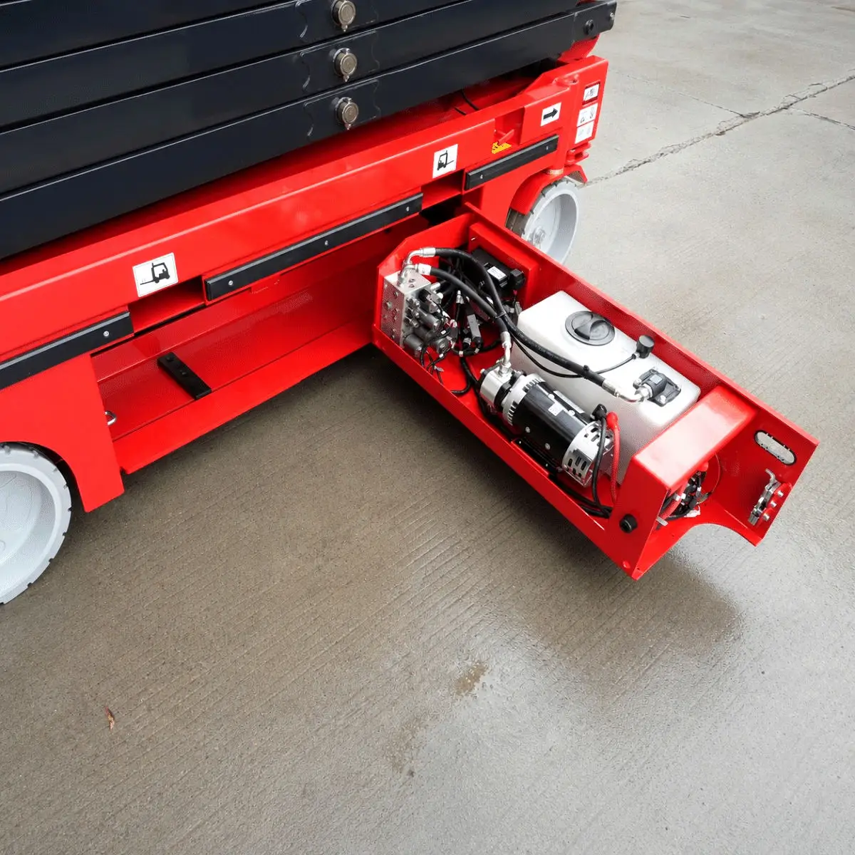 Hydraulic Service Compartment