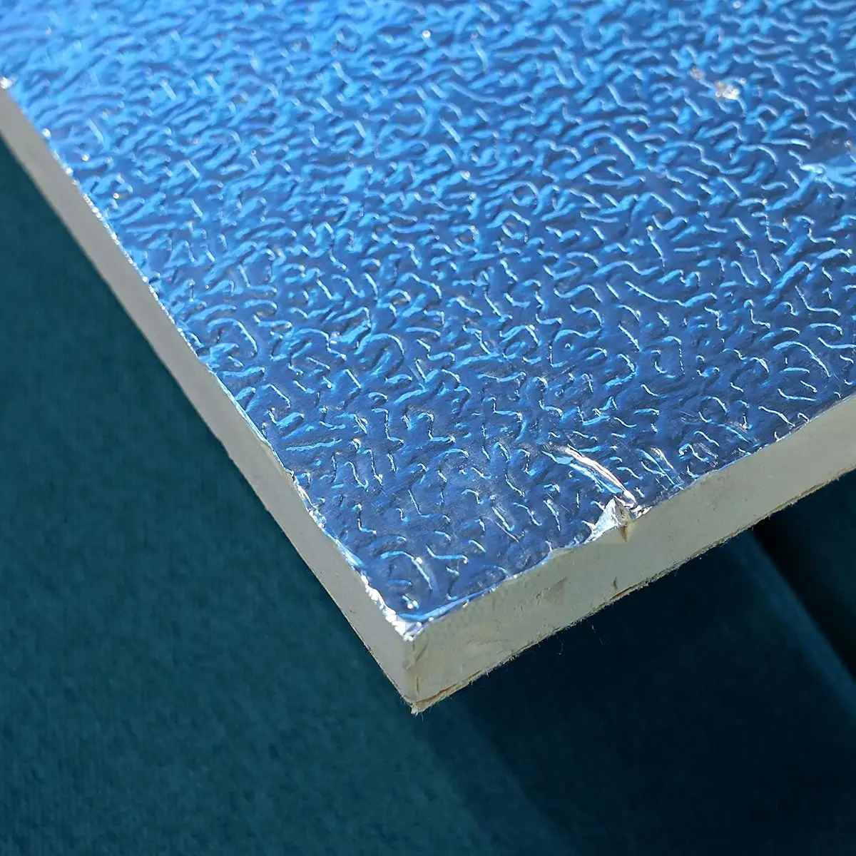Isolierte Platten kante
