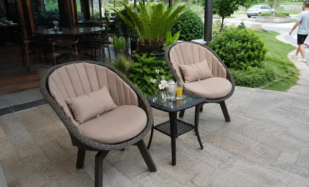 Intimate patio seating for quiet chats, coffee, and outdoor meals.