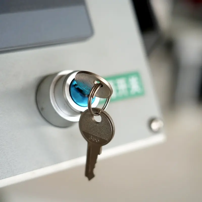 Interruptor de potencia con llave