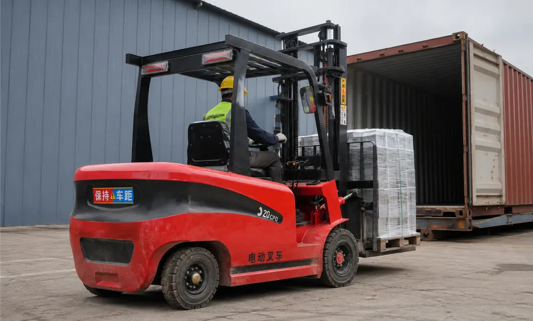 Scarico dei pallet al molo di carico