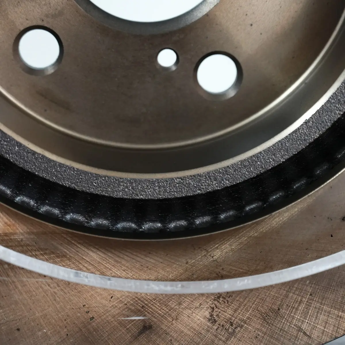 Mozzo inferiore e anello di ventilazione