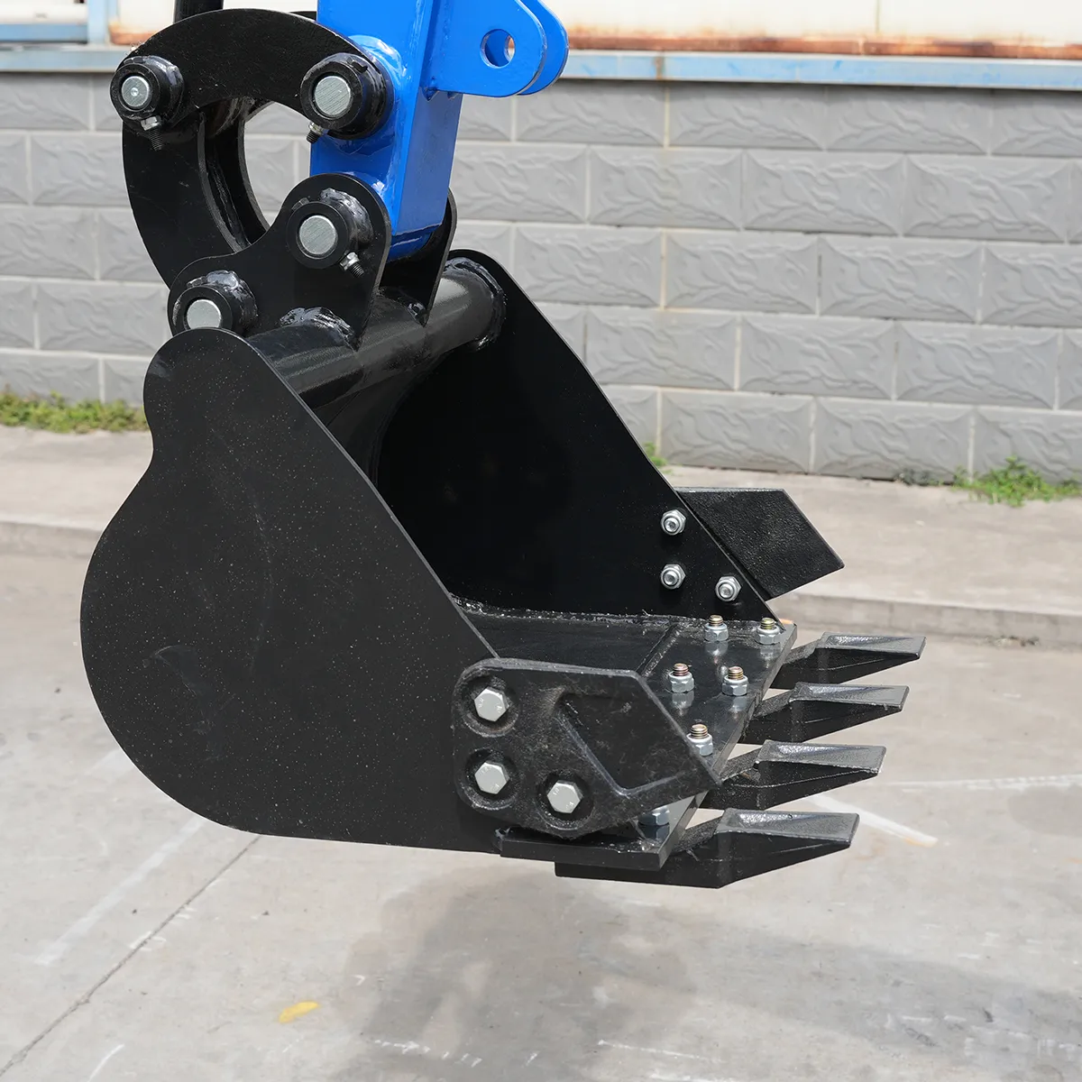 ME22-Details-Bucket