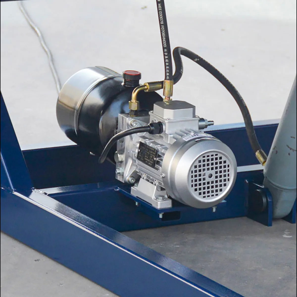 Motor