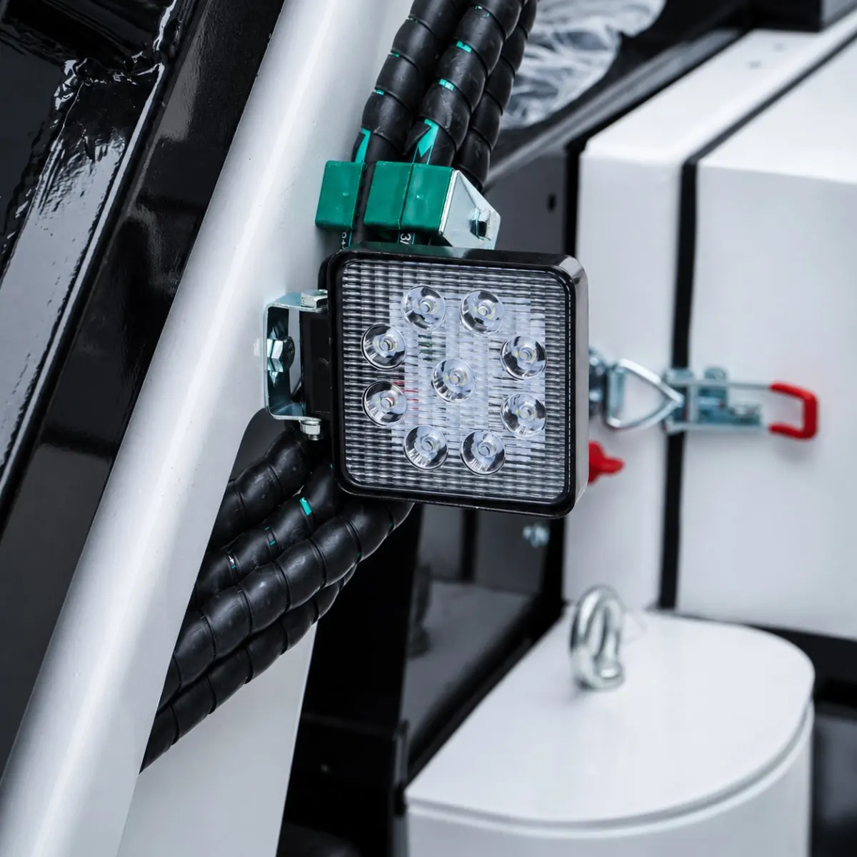 QL-500W (Branco)-Detalhes-Luz de Trabalho LED