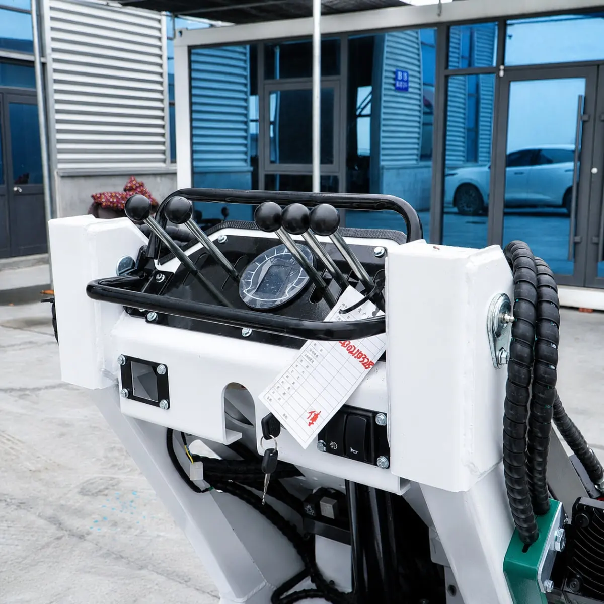 QL-500W (Branco)-Detalhes-Manete de Controle e Instrumentos