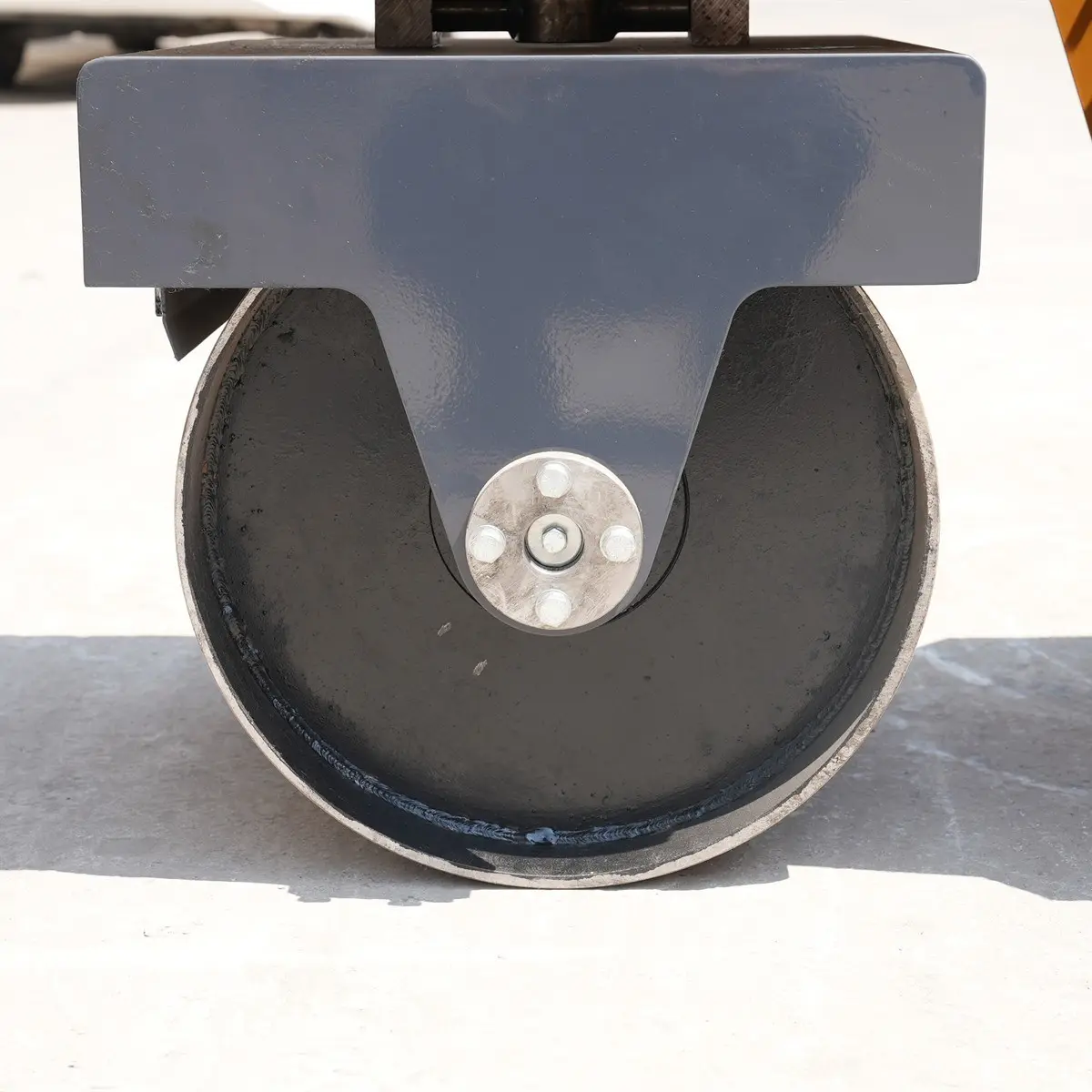 Rear-Compaction-Drum-Close-Up