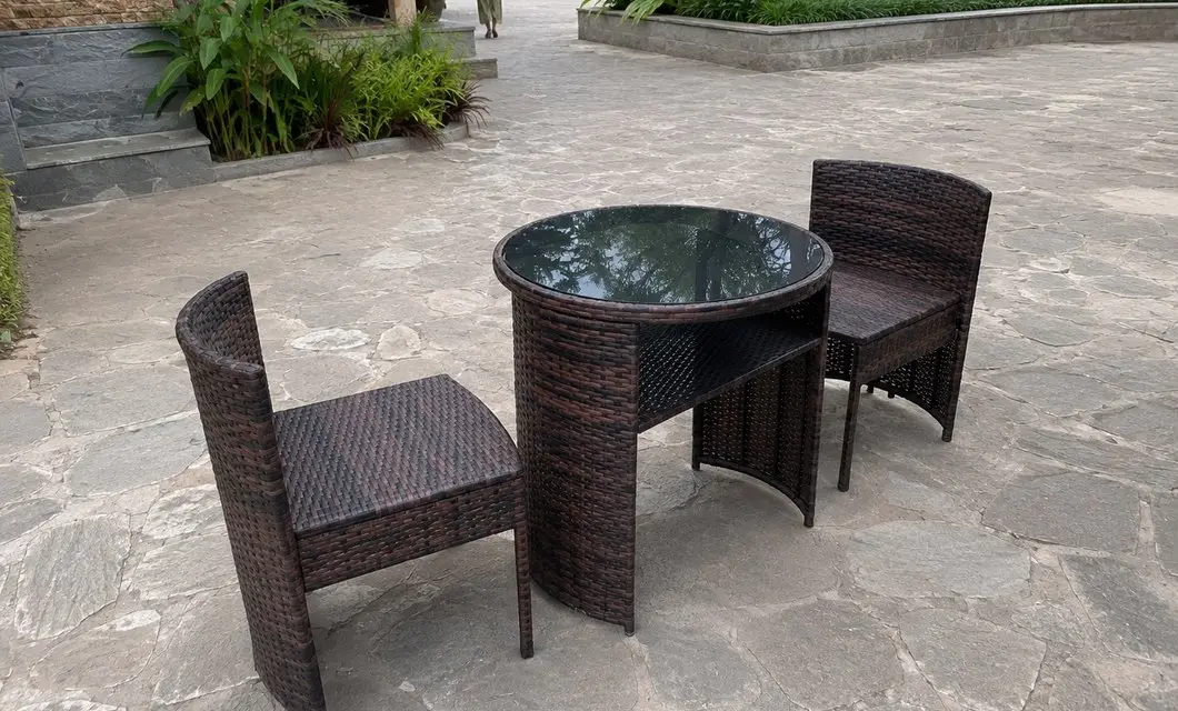 Relaxed Courtyard Tea Dining Setting for Quiet Outdoor Meals