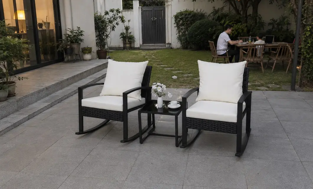 Posti a sedere in giardino rilassati per cene all'aperto rilassate, conversazioni e riposo.