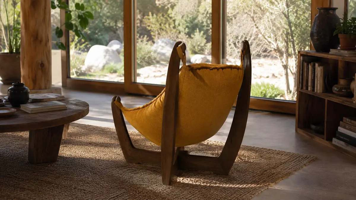 Garden View Lounge - Relaxed chair near garden view
