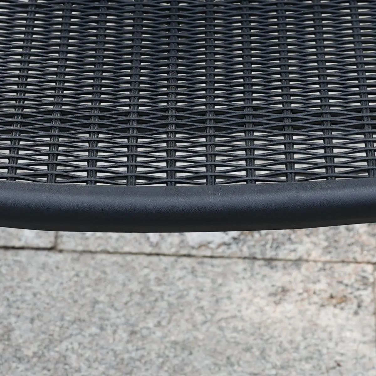 Round-Table-Curved-Leg