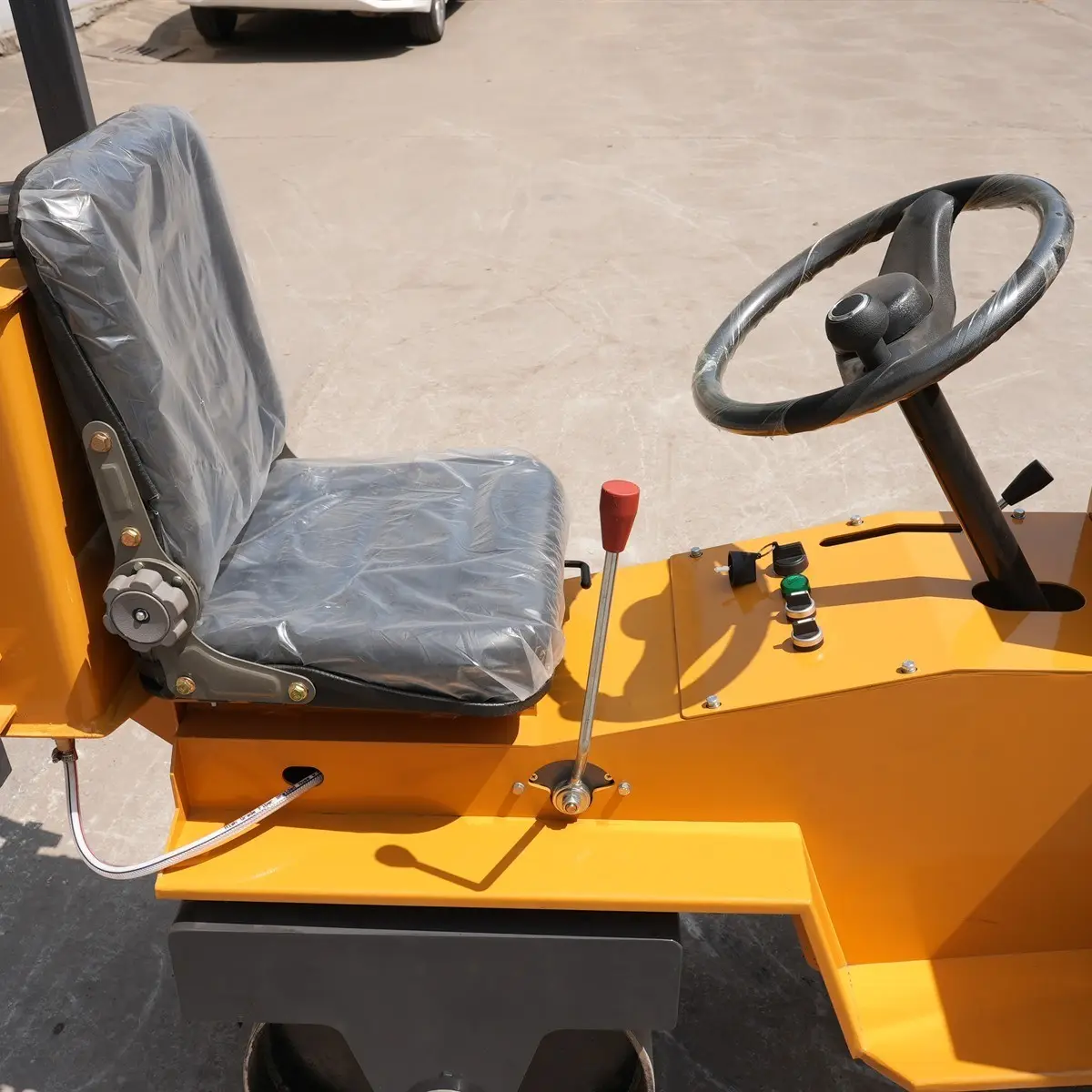 Seat-Platform-And-Controls-Close-Up