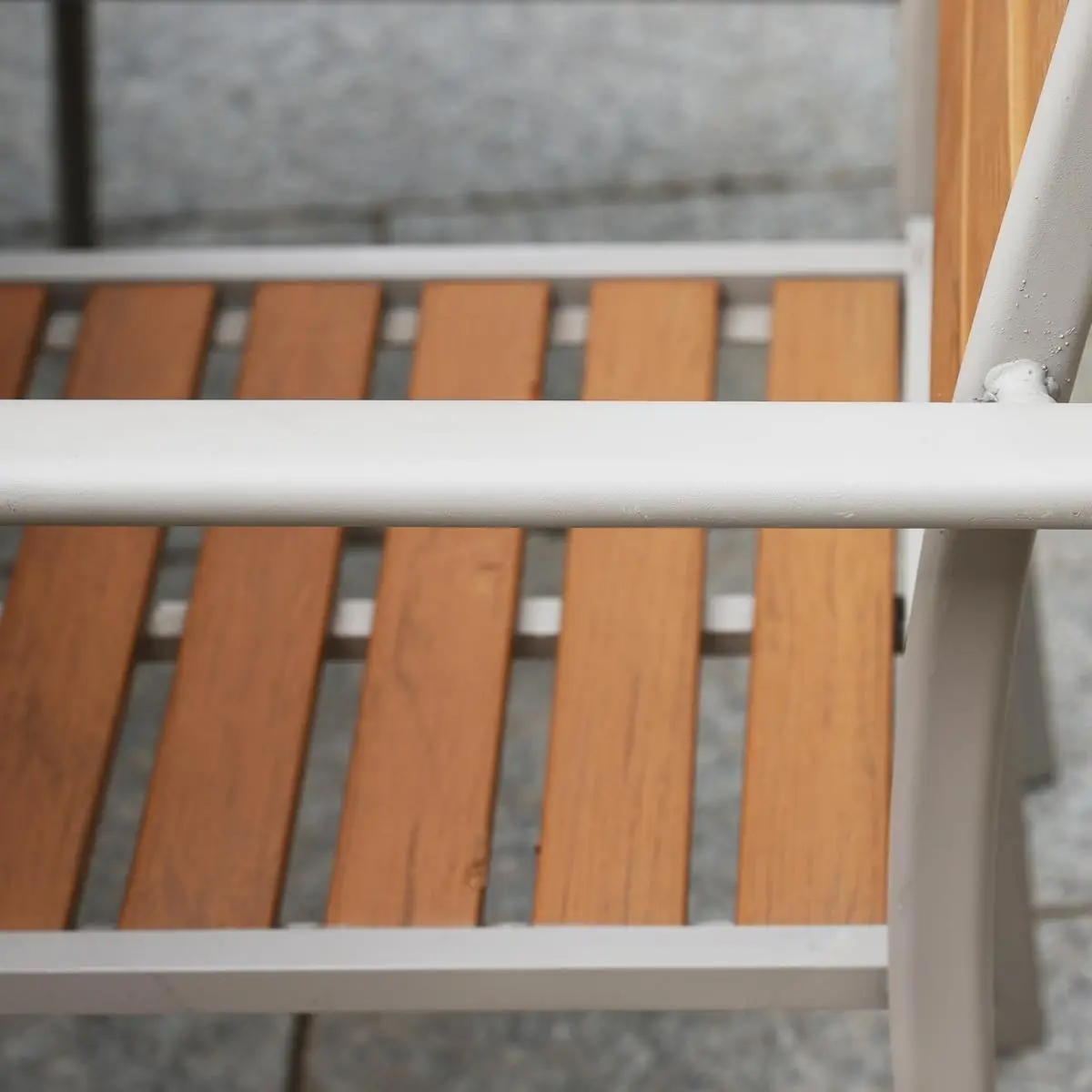 Superficie Sedile-Legno-Plastica-Bracciolo-Dettaglio