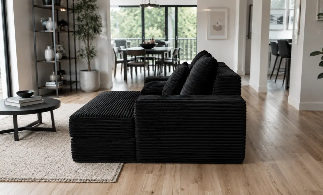 Tampilan profil samping membantu merencanakan penempatan sofa dan jarak kamar.