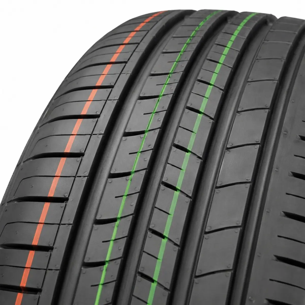 205/55 R15-Tretmuster Nahaufnahme