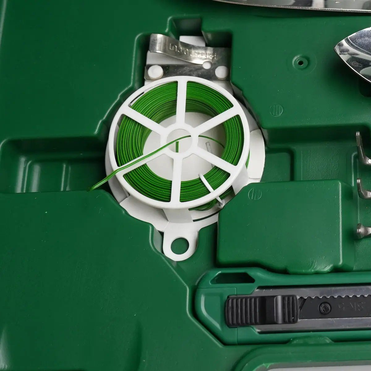 Twist Tie Reel