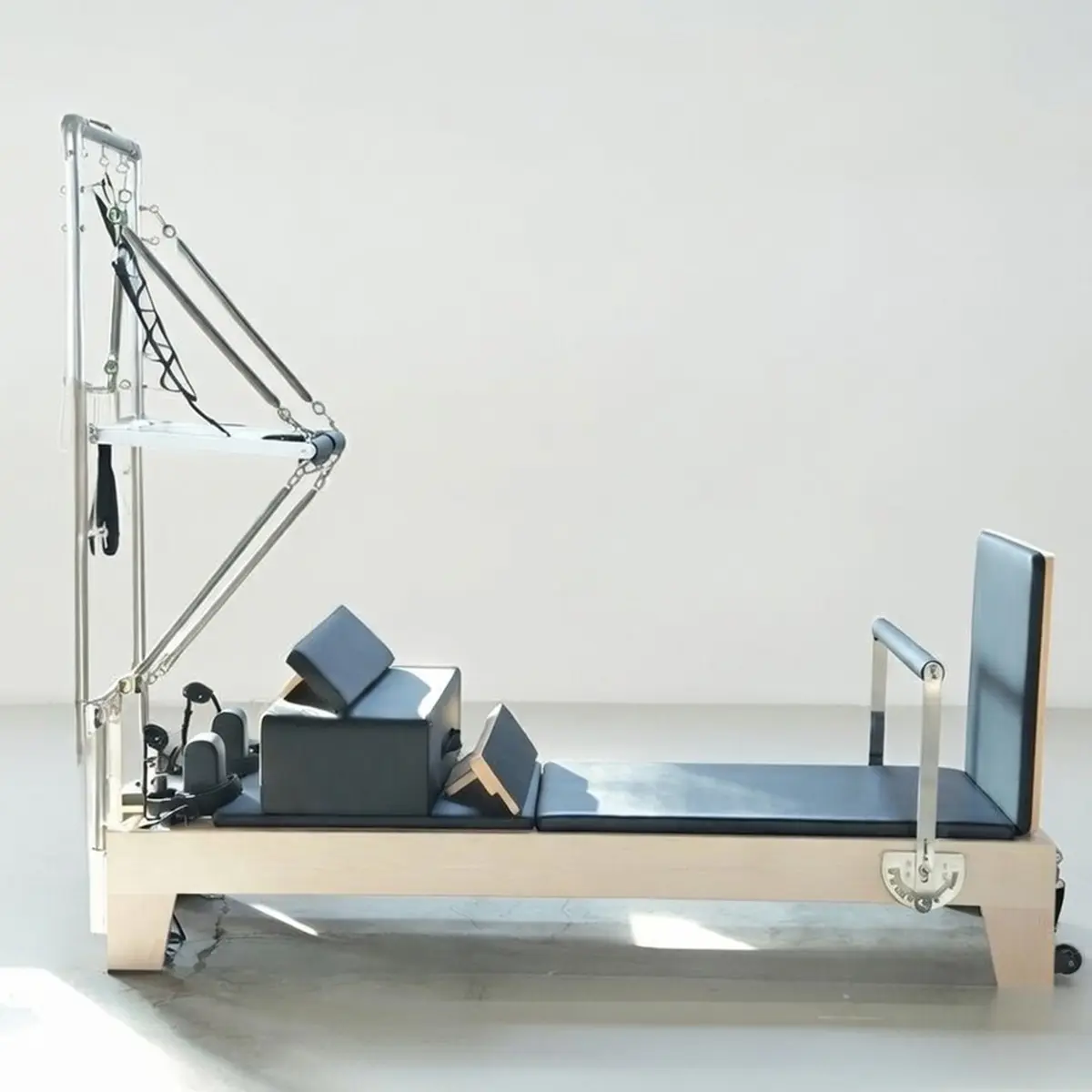 VTM-02-Juharfa félmagasságú rack – valós képek több szögből – főkép 3