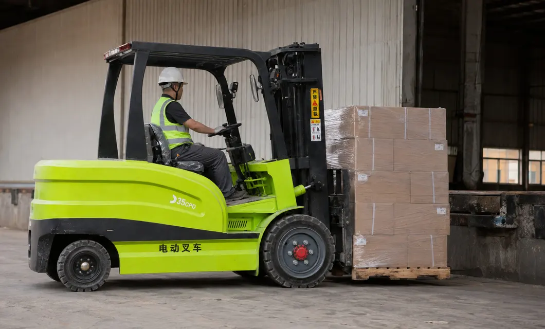 Warehouse Lime Forklift Pallet Transfer
