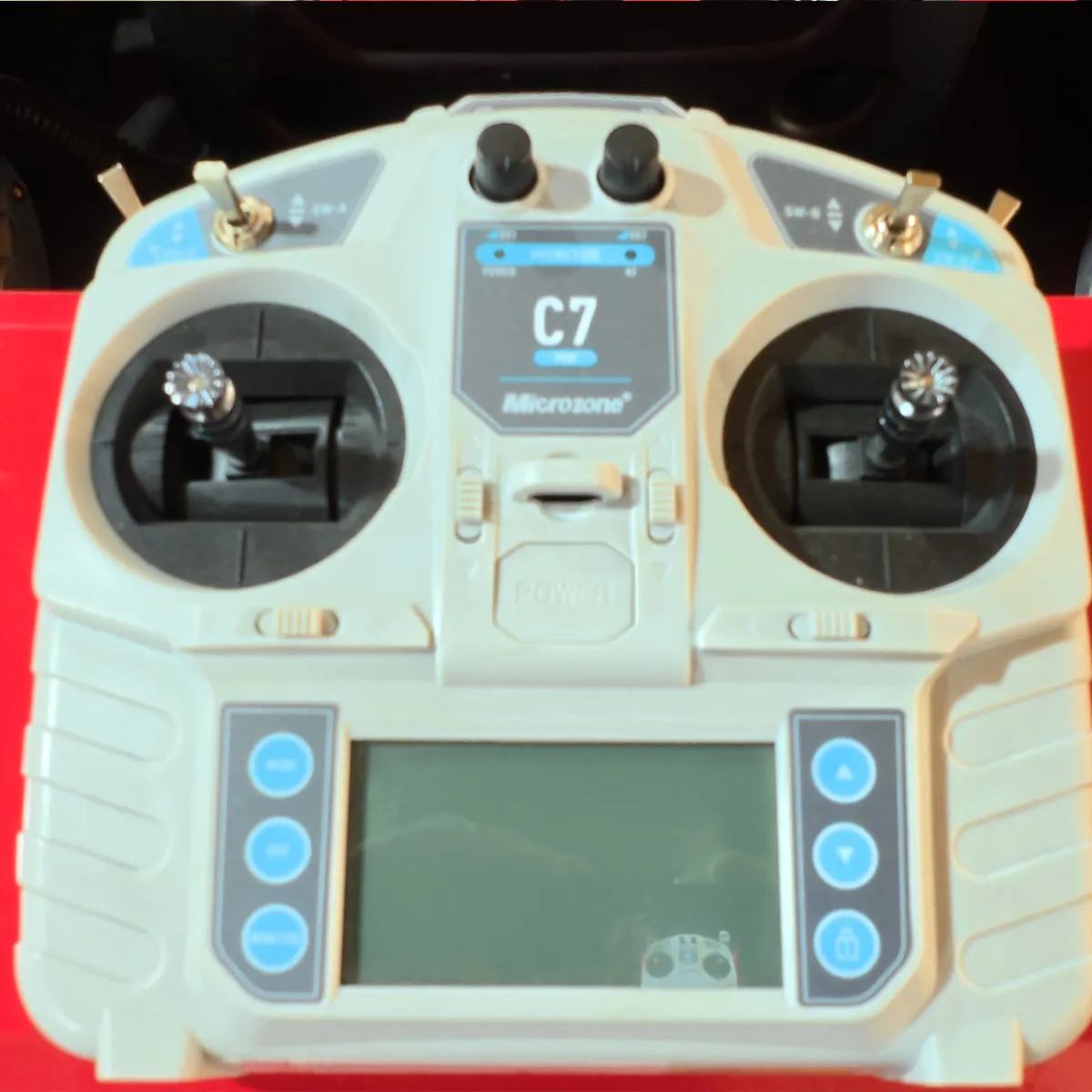 Y550-Detalles-Control remoto inalámbrico