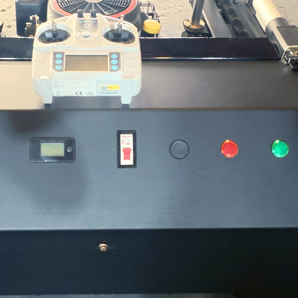 Y800-900-Rincian-Remote Control dan Panel kontrol