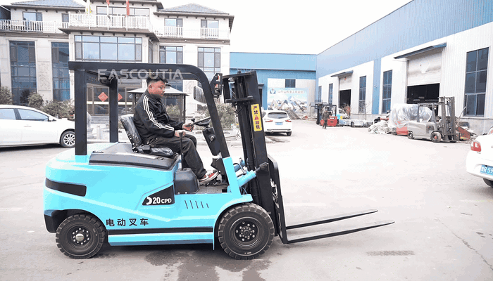 Controlled, steady reversing with clear rearward visibility.