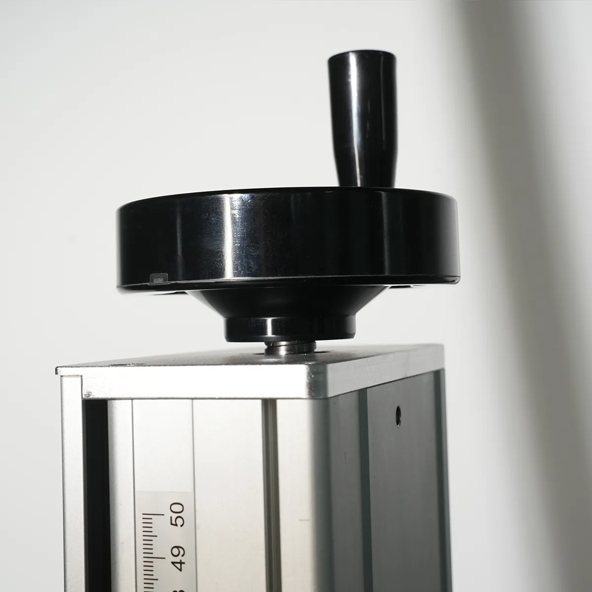 Z-axis Focus Handwheel