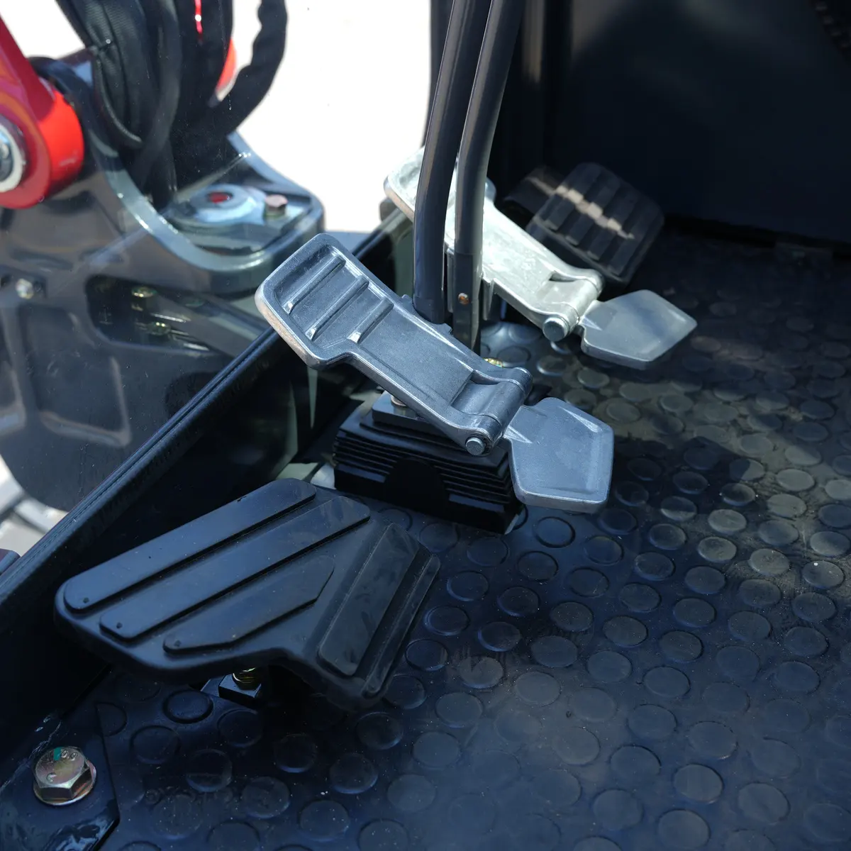 ZT27 Cabin – Detail Drawing – 09 – Foot Pedal Control